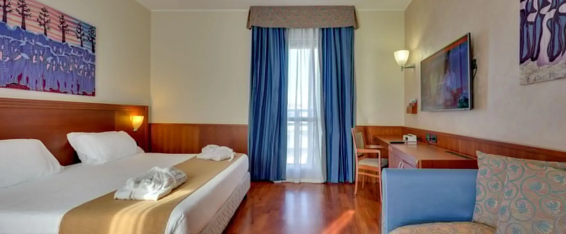 Hotel Raffaello Milan 4*,