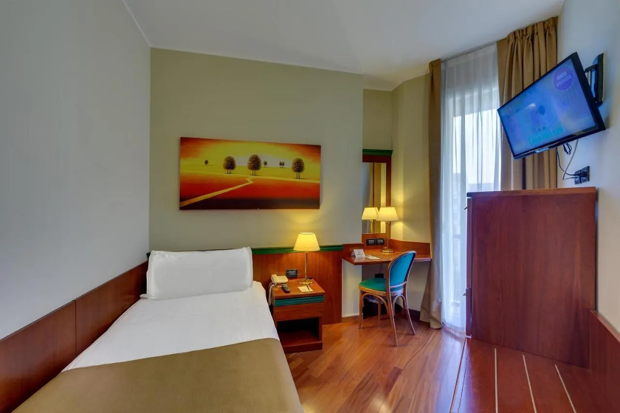 Hotel Raffaello Милан 4*,