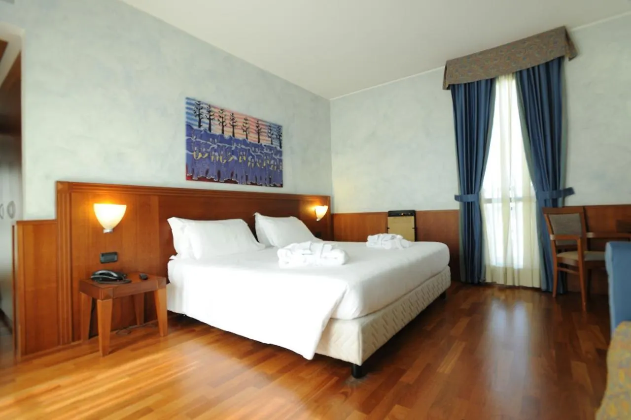 Hotel Raffaello Милан
