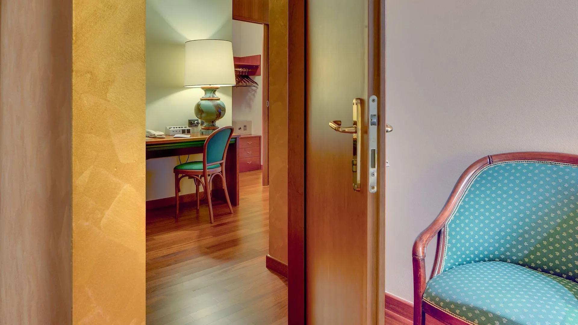 Hotel Raffaello Милан Италия