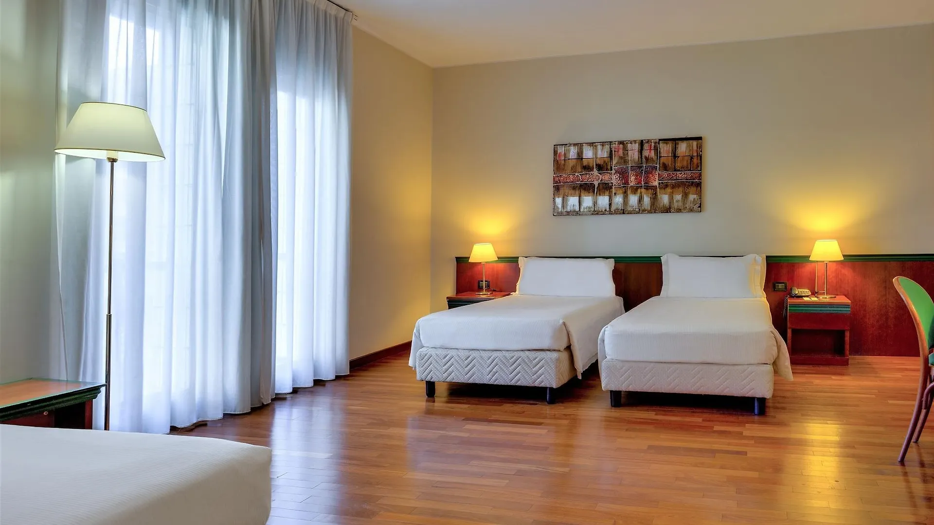 Hotel Raffaello Милан 4*,  Италия